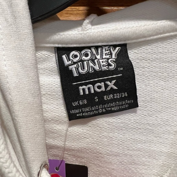 LOONEY TUNES Heart SWEATER - Picture 5 of 7